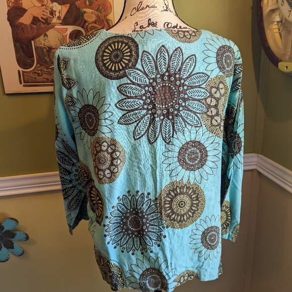 Hot Cotton by Marc Ware linen top - Picture 5 of 10